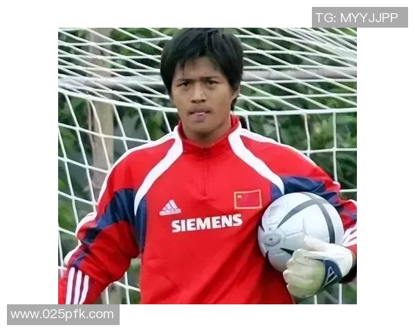 全白发的足球明星如何在绿茵场上重燃青春激情与荣耀之路