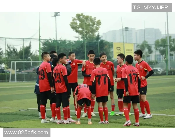 年轻球场之星崛起足球界的未来在他们身上闪耀