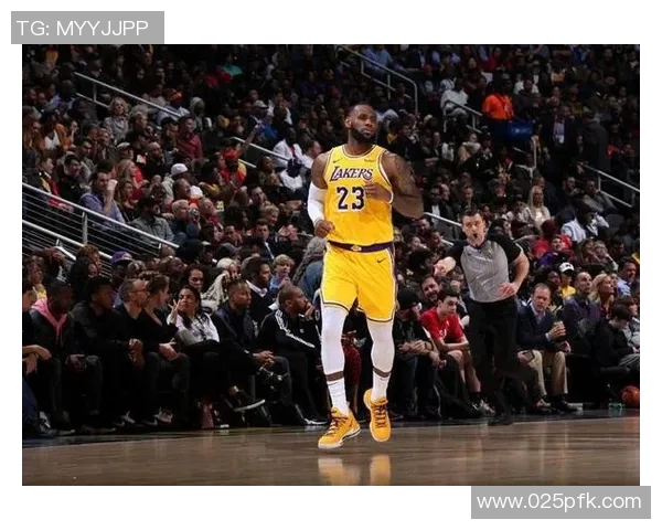 湖人对决热火杨健展现篮球魅力引发球迷热议与期待